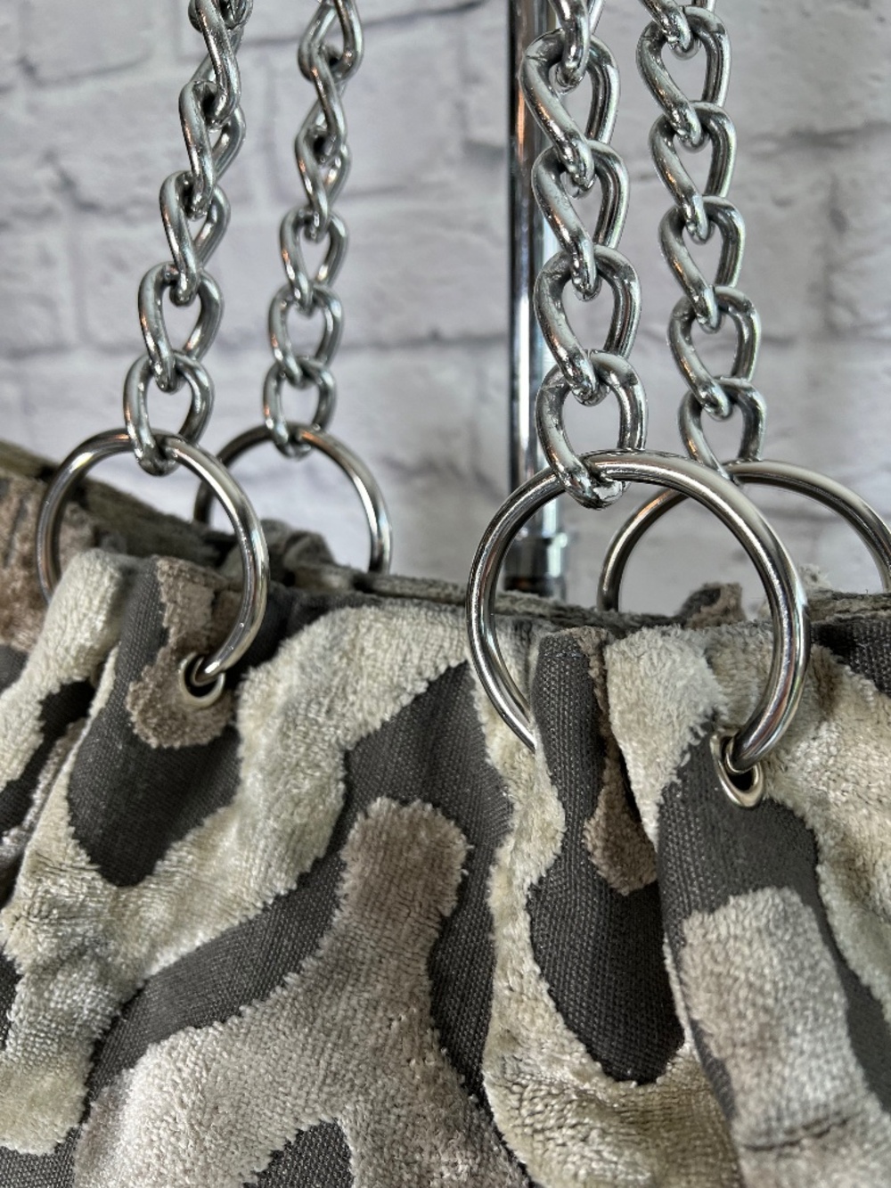 Glenda Gies Chenille Velvet Tapestry Hobo Handbag - Picture 6 of 14